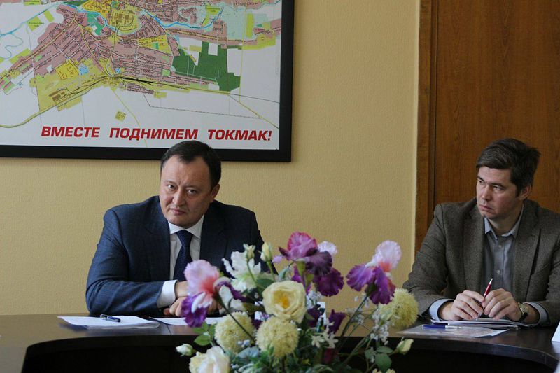 Костянтин Бриль взяв на контроль проблемні питання токмачан