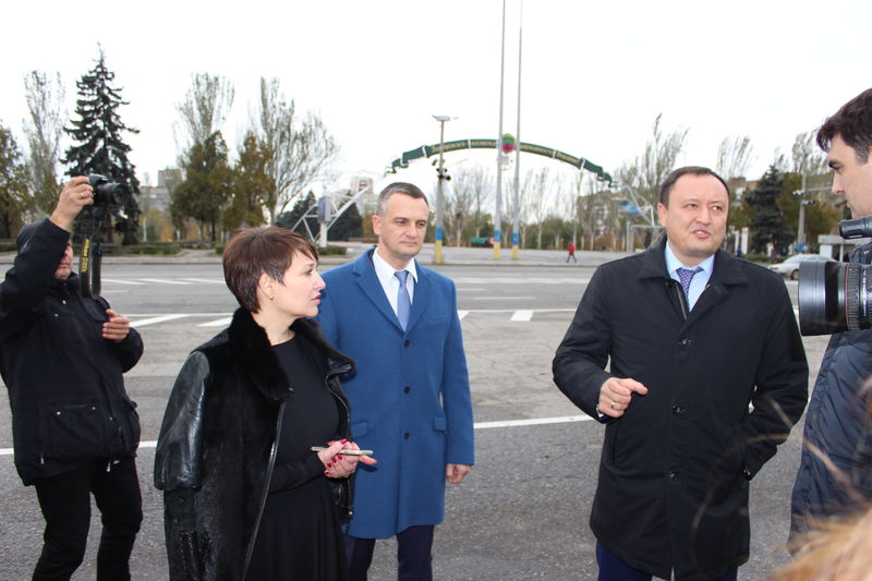 Костянтин Бриль  вручив ключі від  п’яти шкільних автобусів для трьох районів