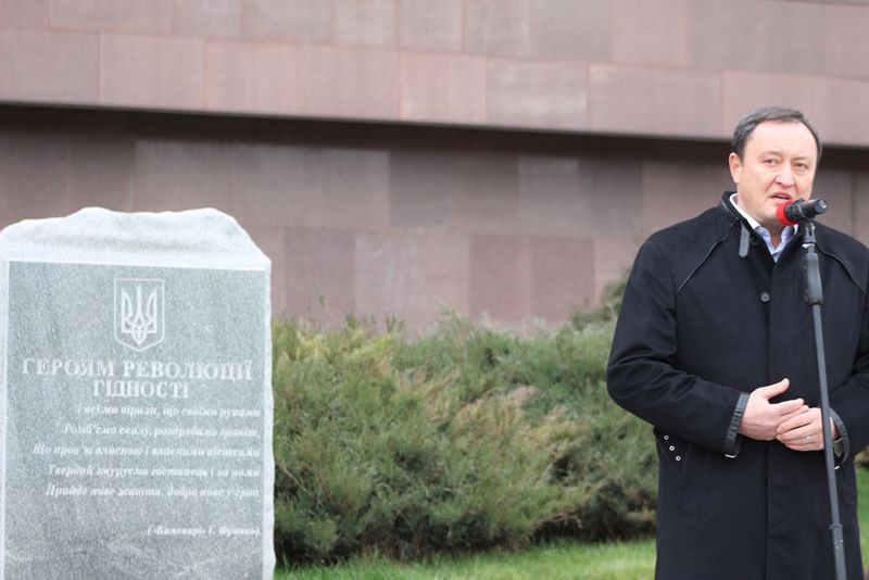 У День Гідності та Свободи запоріжці вшанували пам’ять загиблих героїв України