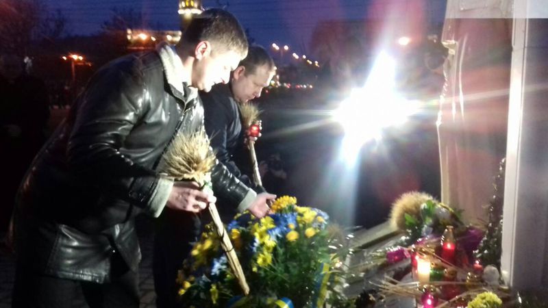 Запоріжці вшанували пам’ять жертв голодоморів в Україні
