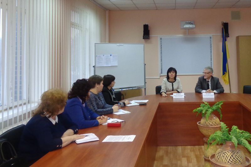 Запорізькі держслужбовці вчаться працювати в умовах оновленого законодавства України