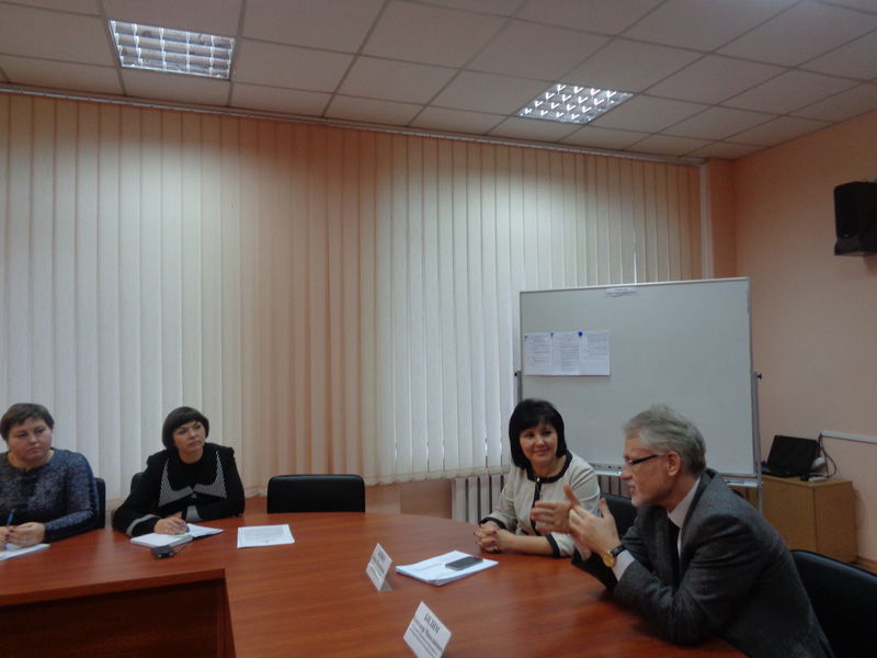 Запорізькі держслужбовці вчаться працювати в умовах оновленого законодавства України