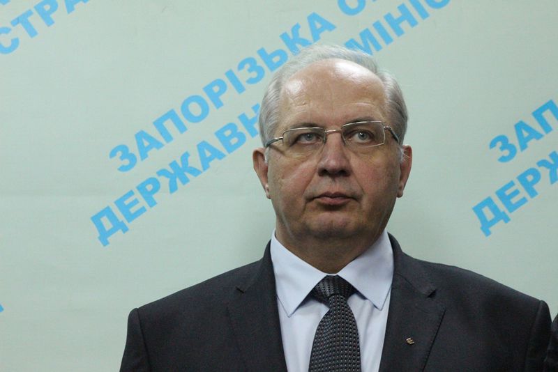 Марина Порошенко вручила гусеничні сходові підйомники для інклюзивних шкіл регіону