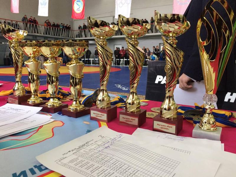 Запорізькі спортсмени стали володарями Кубка України з греко-римської боротьби