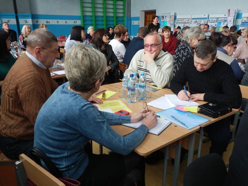 Запорізьких освітян знайомлять з перевагами децентралізації