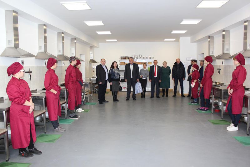 Учні Михайлівського училища отримали необхідне професійне обладнання 