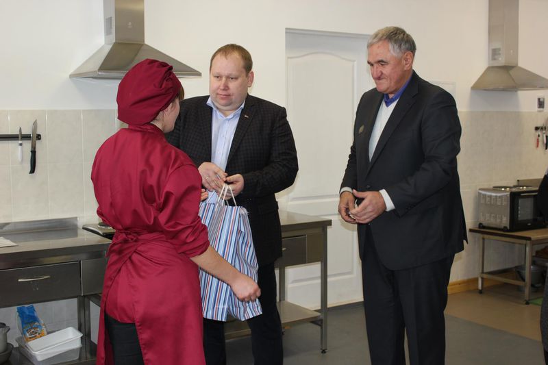 Учні Михайлівського училища отримали необхідне професійне обладнання 