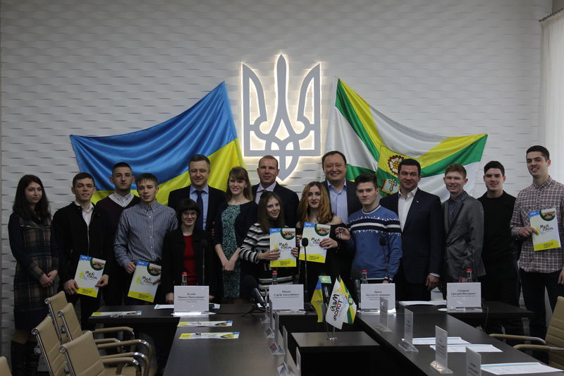 Микола Кулеба: «Сучасна політика держави спрямована на те, аби кожна дитина знайшла сім'ю»