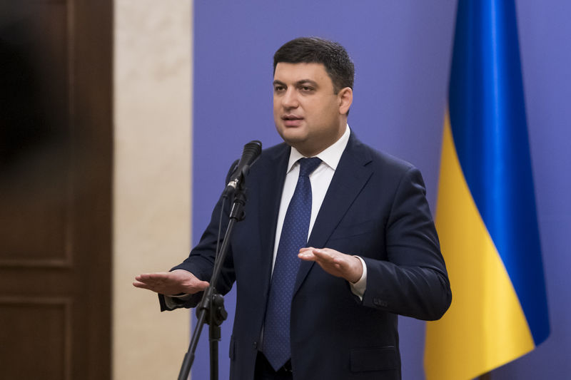 Ситуація навколо постачання газу в Україні контрольована, відзавтра будемо отримувати європейський газ, – Володимир Гройсман