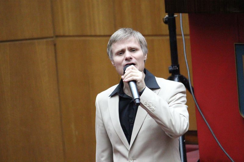 Жінки облдержадміністрації приймають вітання зі святом весни