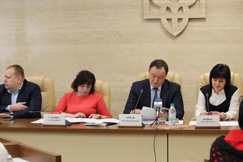 Обласна влада посилює боротьбу з нелегальними перевізниками