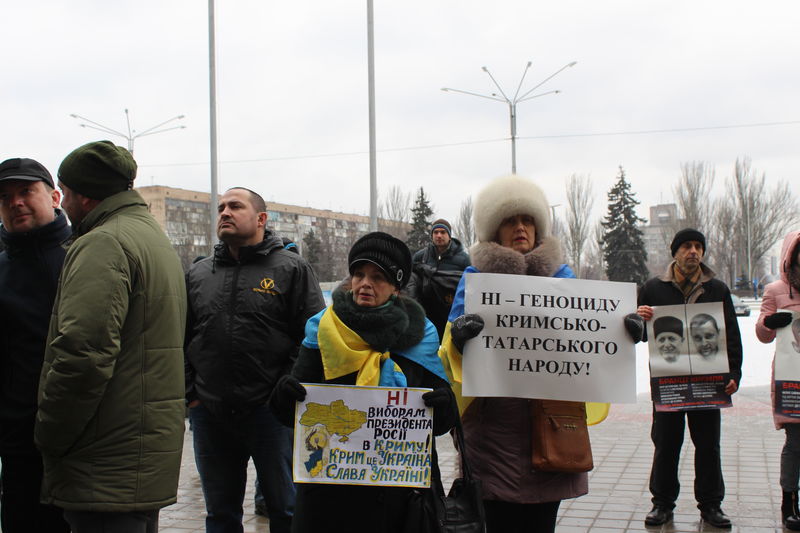 В Запоріжжі відбувся флешмоб «Україна - єдина! Крим – це  Україна!»