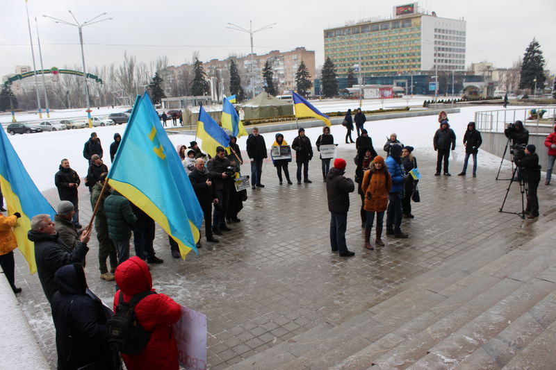 В Запоріжжі відбувся флешмоб «Україна - єдина! Крим – це  Україна!»