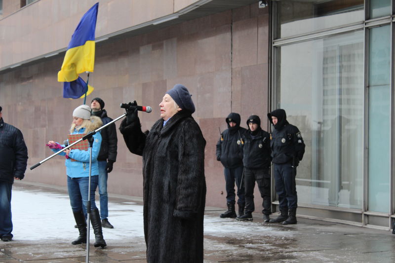 В Запоріжжі відбувся флешмоб «Україна - єдина! Крим – це  Україна!»