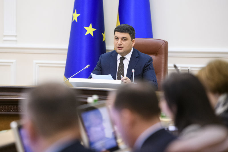 Ми змінюємо філософію дорожніх робіт: будуємо не кілометри, а з'єднуємо населені пункти якісними шляхами, - Глава Уряду