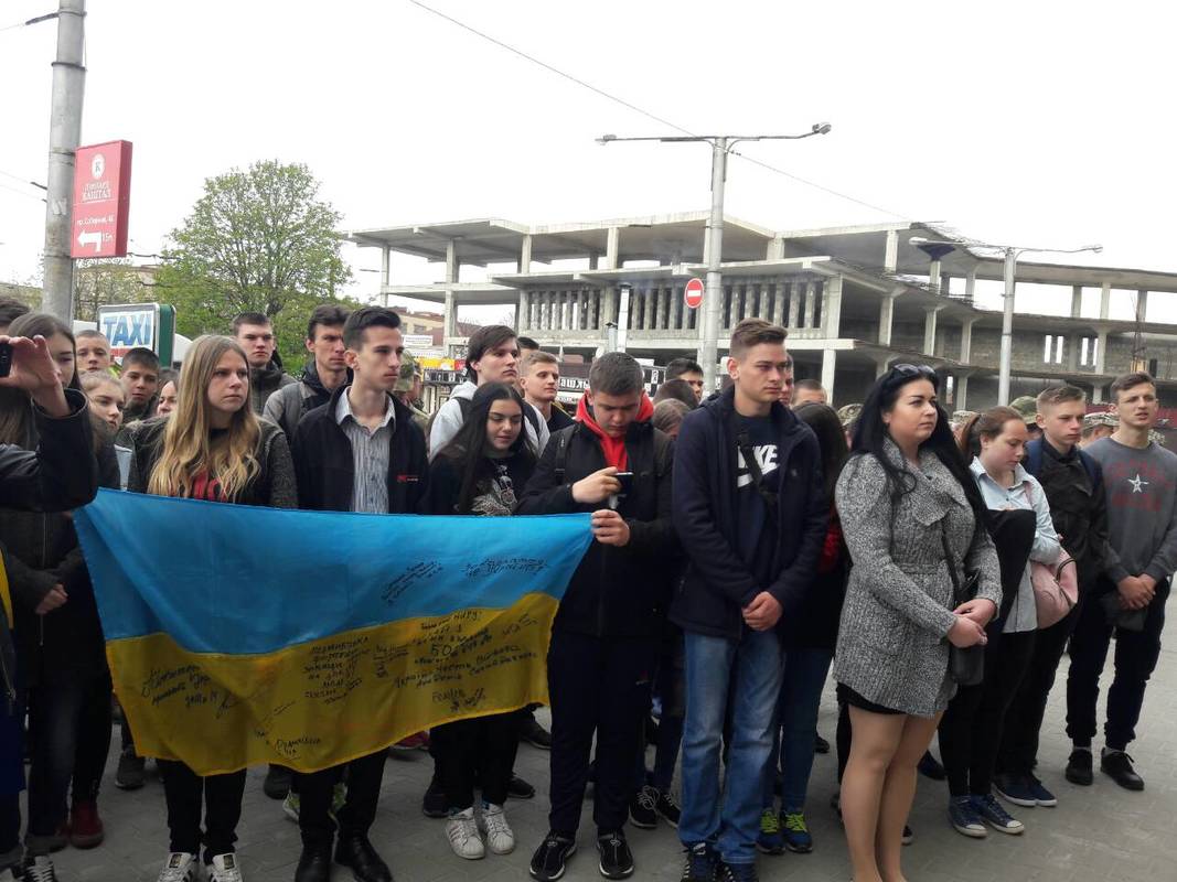 У Запоріжжі відкрито першу меморіальну дошку на честь Української революції