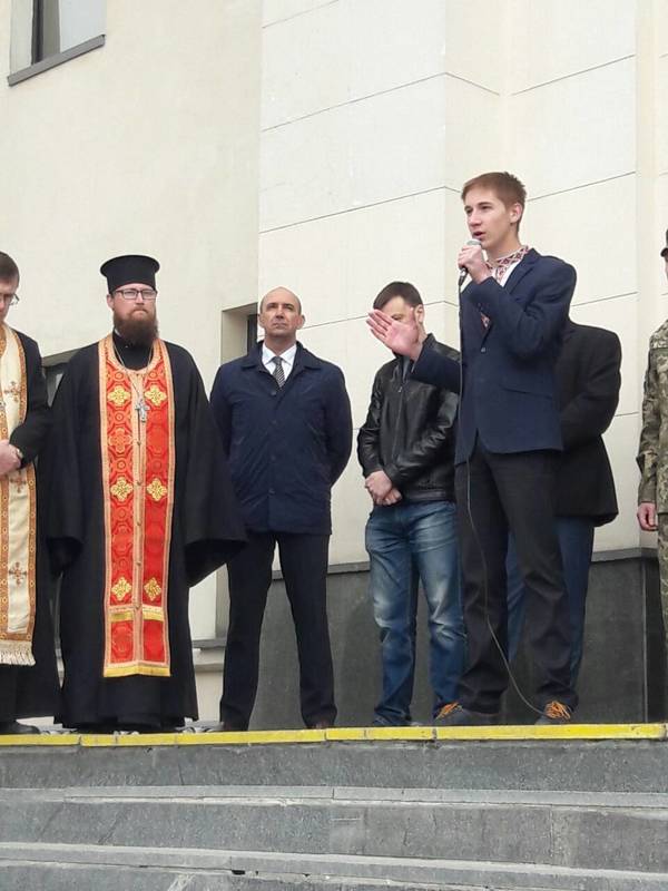 У Запоріжжі відкрито першу меморіальну дошку на честь Української революції