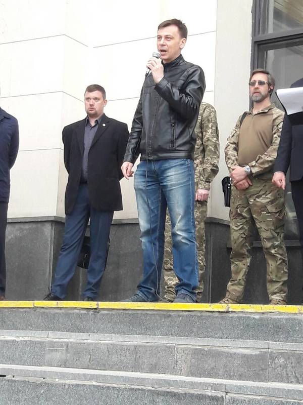 У Запоріжжі відкрито першу меморіальну дошку на честь Української революції