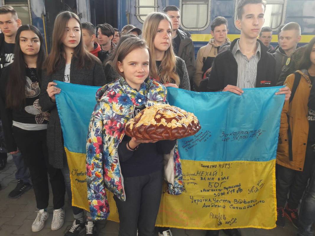 Учасники потягу «Труханівська січ» вшановують запорізьких героїв