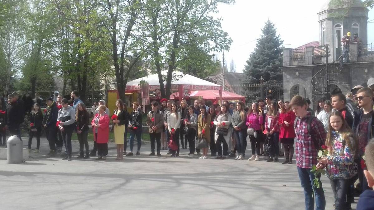 Учасники потягу «Труханівська січ» вшановують запорізьких героїв
