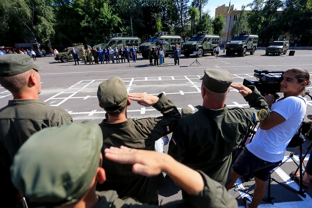 Президент України вшанував пам’ять загиблих військовослужбовців у Запорізькому полку оперативного призначення НГУ