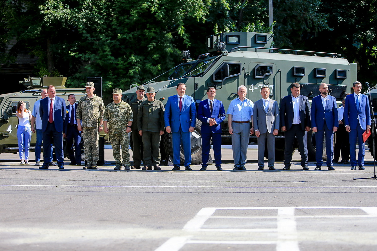 Президент України вшанував пам’ять загиблих військовослужбовців у Запорізькому полку оперативного призначення НГУ