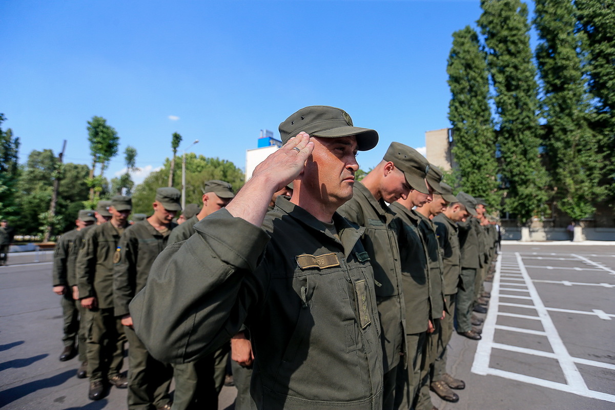 Президент України вшанував пам’ять загиблих військовослужбовців у Запорізькому полку оперативного призначення НГУ