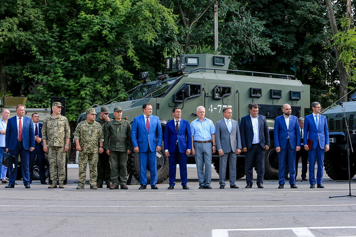 Президент України вшанував пам’ять загиблих військовослужбовців у Запорізькому полку оперативного призначення НГУ