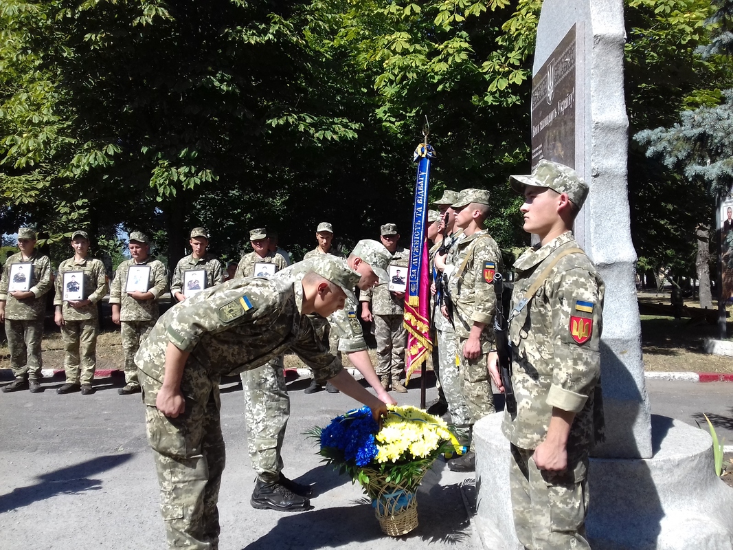 Запоріжці віддали шану загиблим воїнам-артилеристам