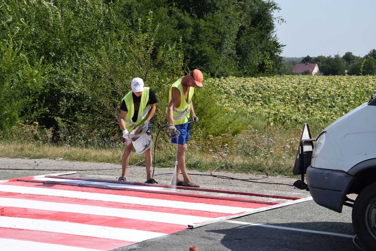 Дорожники  облаштовують ділянки в місцях концентрації ДТП