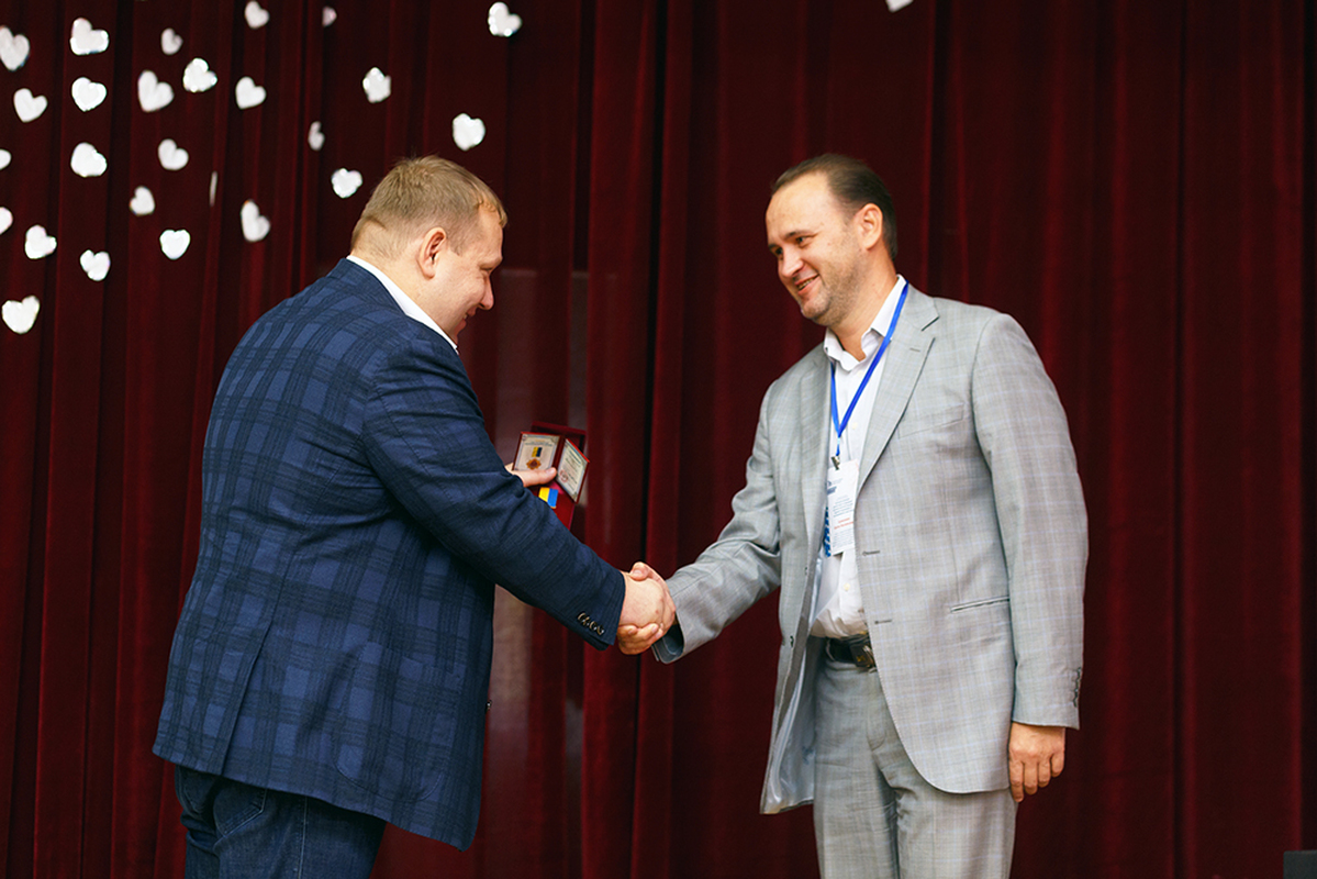 До 70-річного ювілею заснування  Запорізької обласної клінічної лікарні заплановано цілу низку заходів: науково-практичні конференції, соціальні кампанії, дитячі та спортивні акції. Початок цій грандіозній події поклав престижний українсько-польський симпозіум.