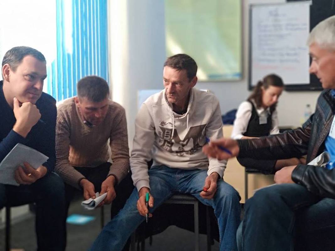 Прийомні батьки підвищують кваліфікацію у вихованні дітей