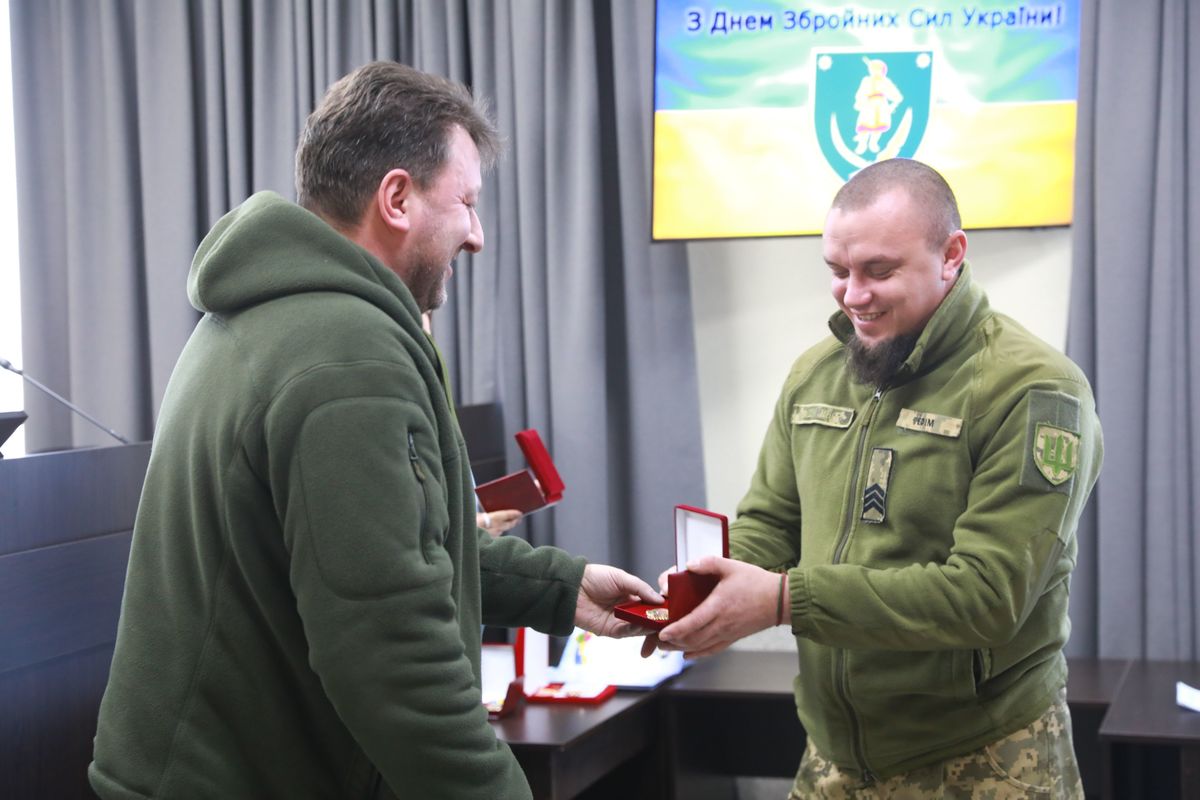 Олександр Старух  привітав запорізьких воїнів з Днем Збройних Сил України